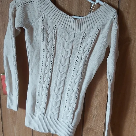 Sweater - Picture 3 of 5